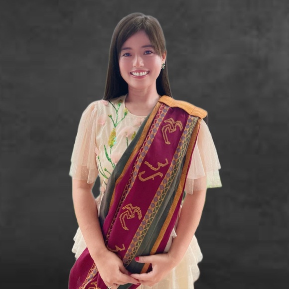 Meet your Posher! :-) - Picture 4 of 17